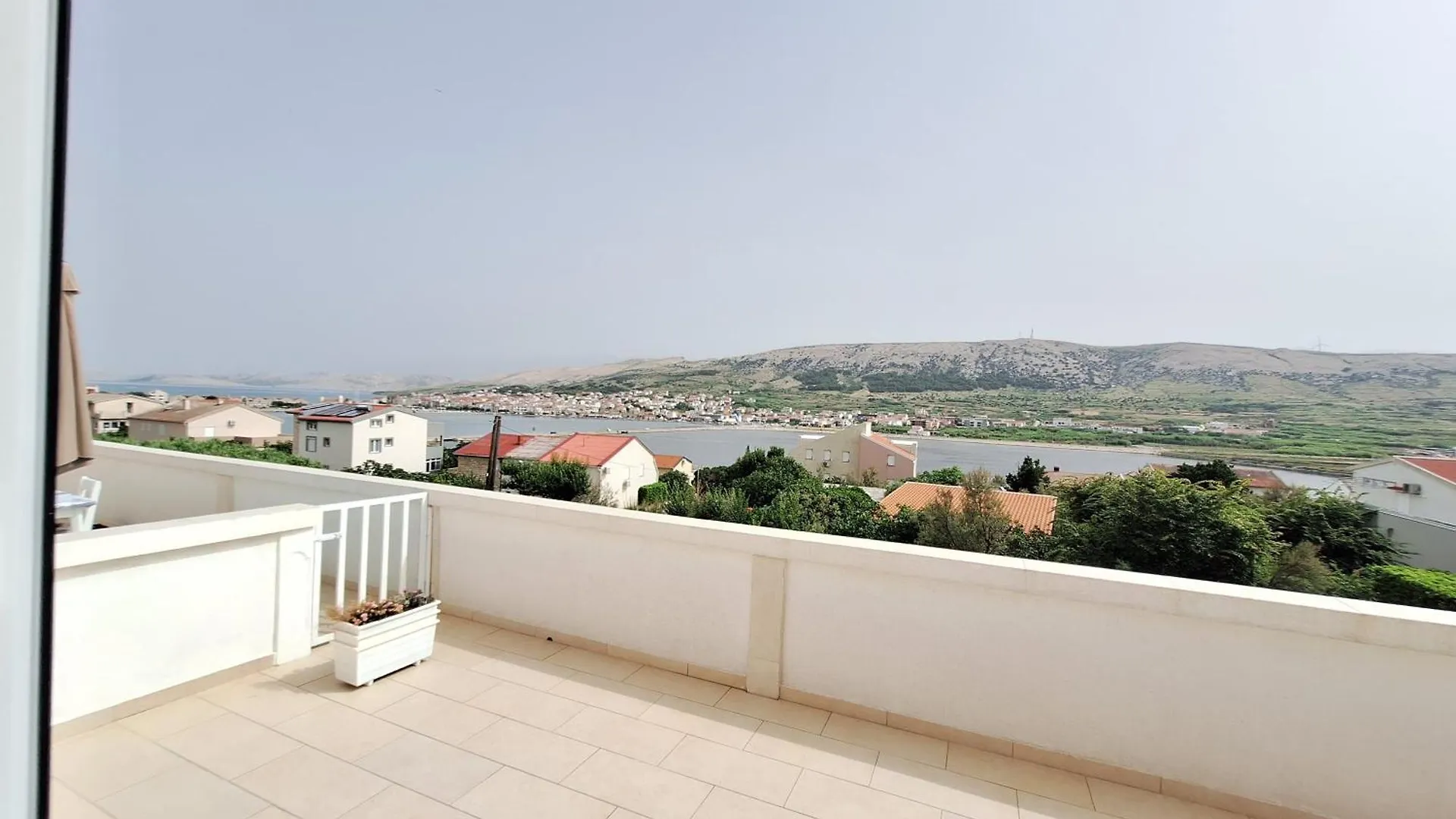 Sunny Bi-Pi Apartment Pag Town Croatia
