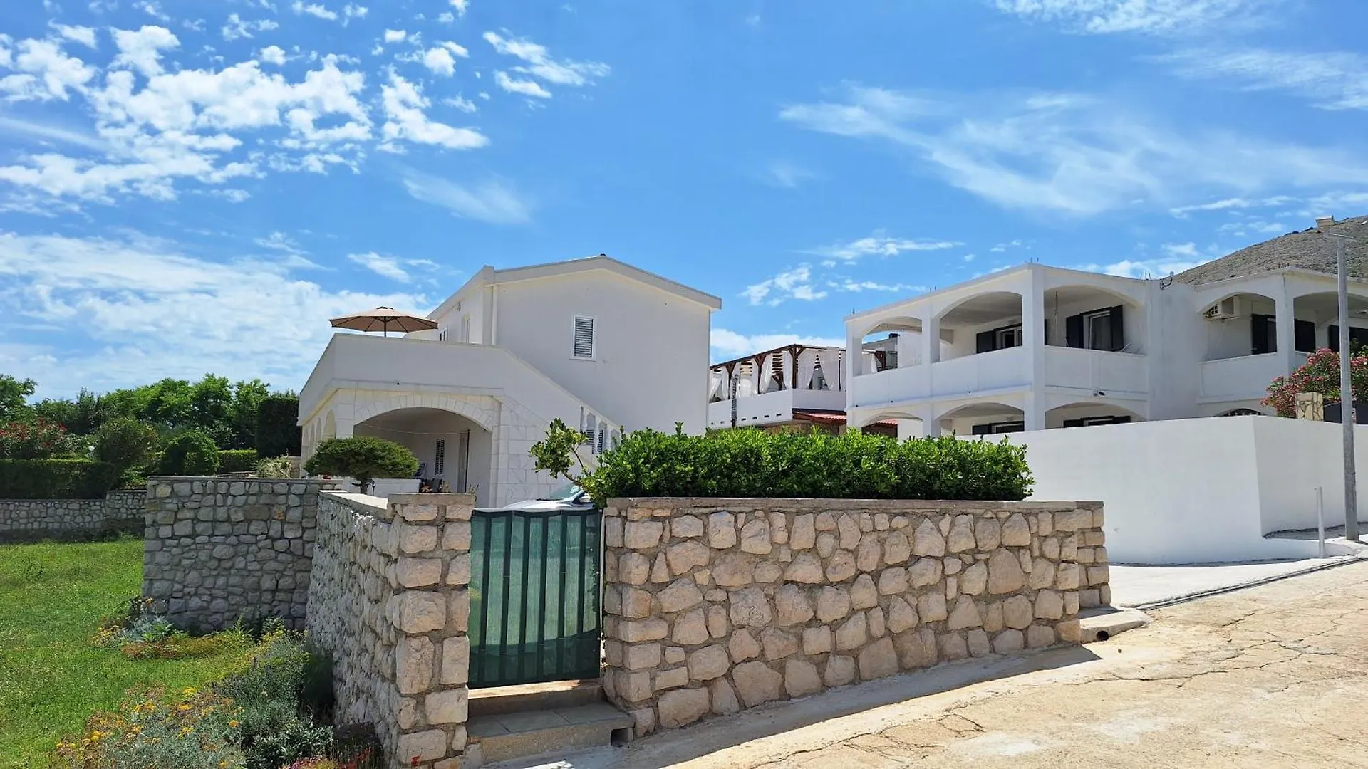 Sunny Bi-Pi Apartment Pag Town